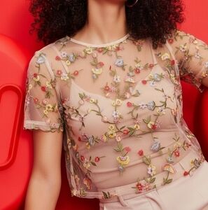 The Clothing Company Embroidered Mesh Floral Top Women's Size L